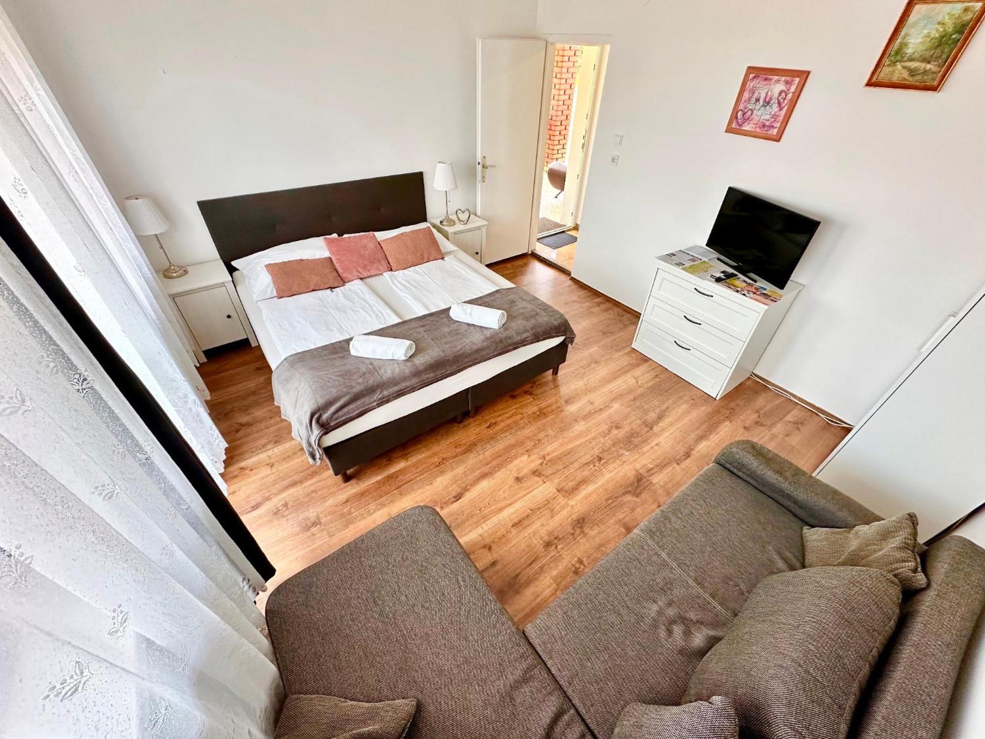 Szent Orban Panzio - Kutyabarat Apartmanok Zalakaros Exterior photo